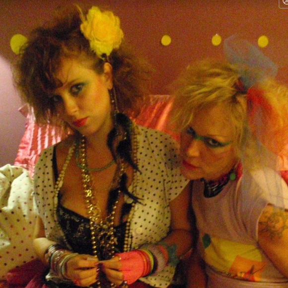 Meet your Posher, Kelly - Picture 3 of 3